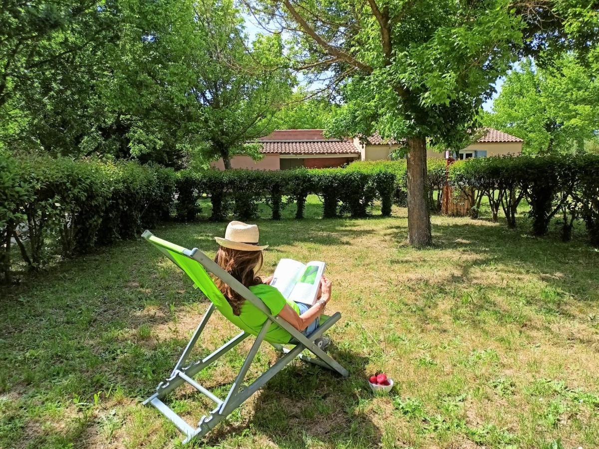 Готель Domaine Le Moulin Neuf Сен-Кантен-ла-Потрі Екстер'єр фото
